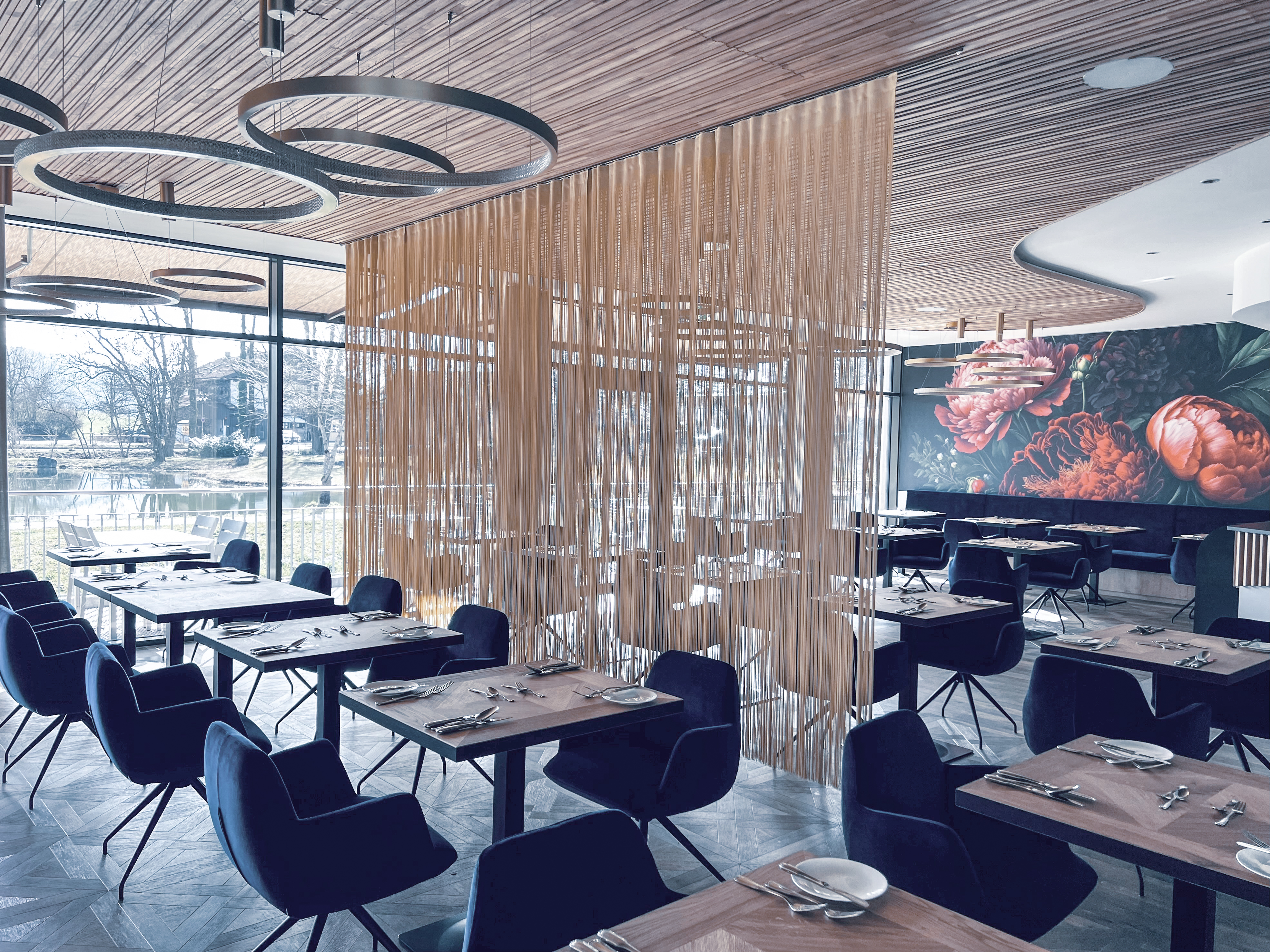 Restaurant Parkblick mit Blick auf den Kurparksee.